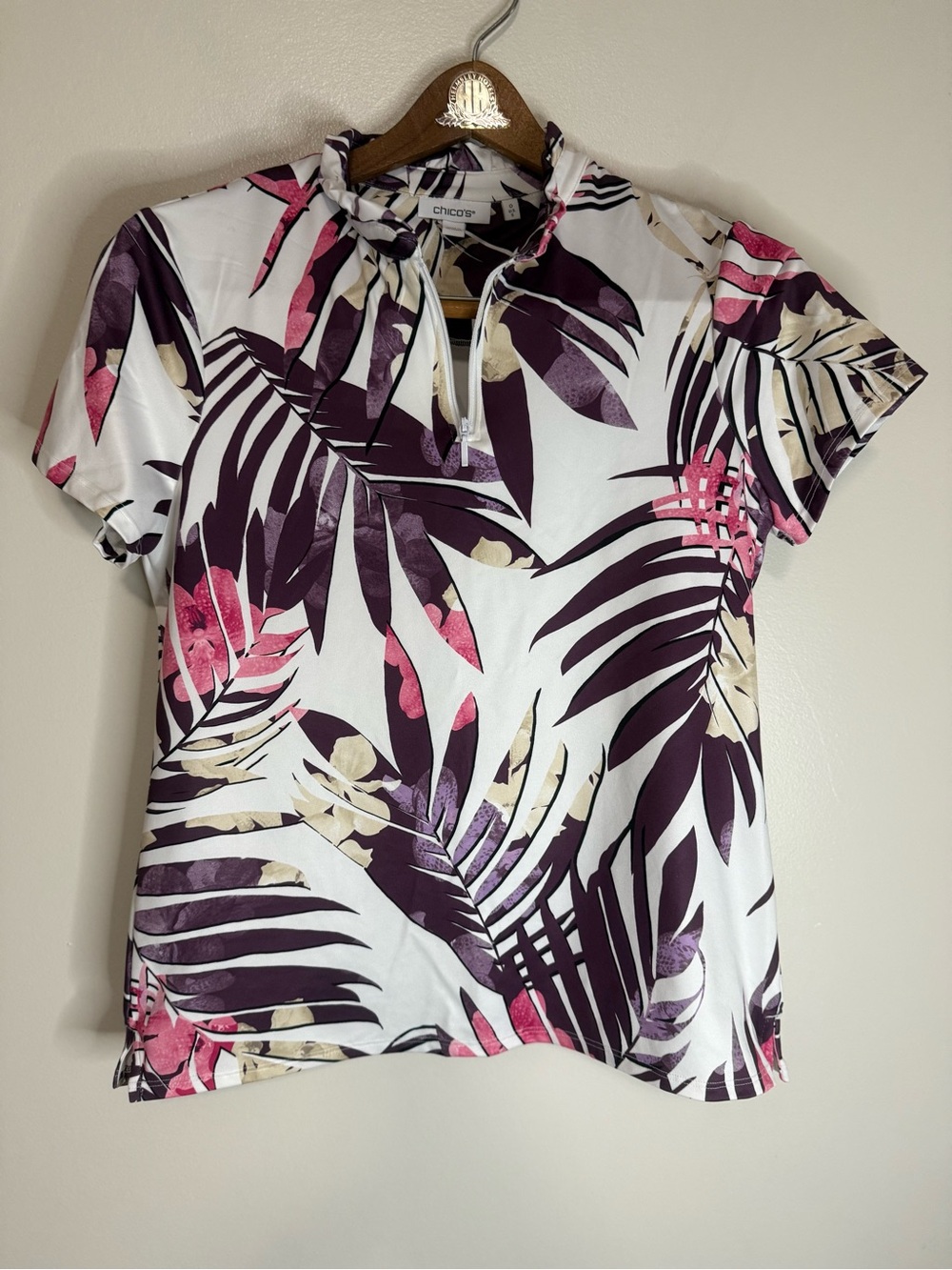 Chico's White Botanical Print Short Sleeve Top